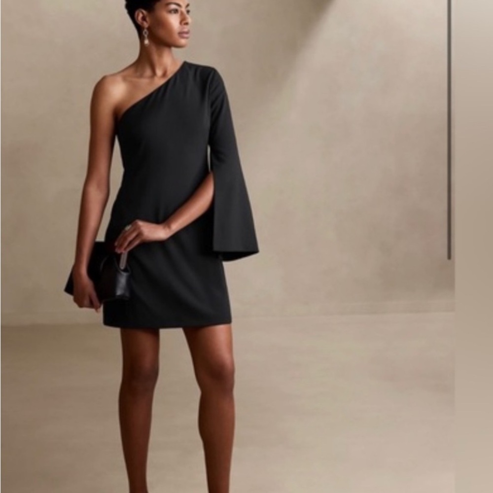Banana Republic Black one shoulder dress size 16